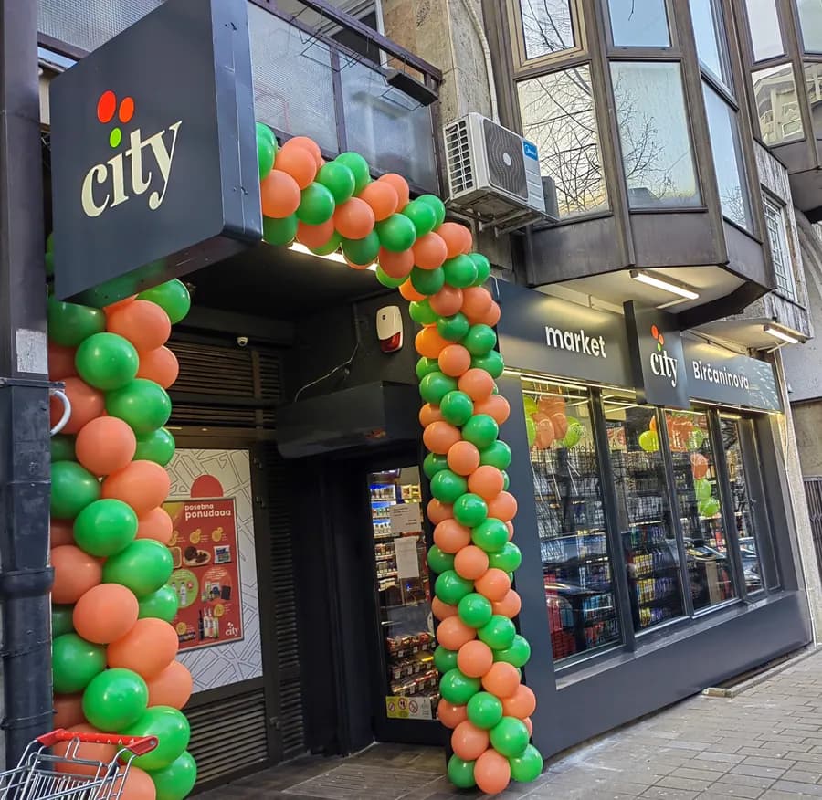 Ulaz City marketa u Birčaninovoj na dan otvaranja