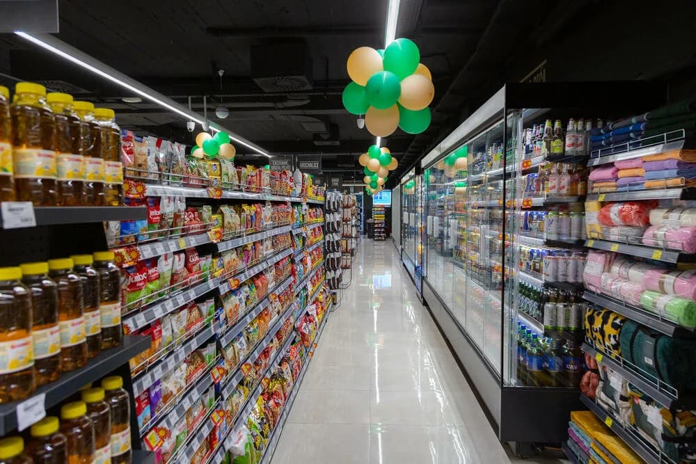 Odeljenje voća i povrća u City marketu: Mini-market / convenience